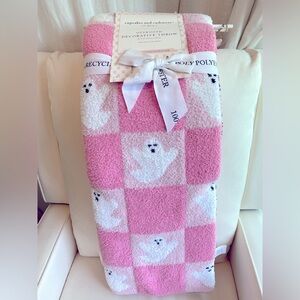 Viral pink ghost throw NWT